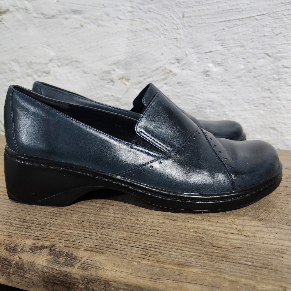 Clark's Blue Leather Women's Loafers Size 9